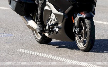 Мотоциклист-бесправник в Кобринском районе уходил от погони и устроил ДТП