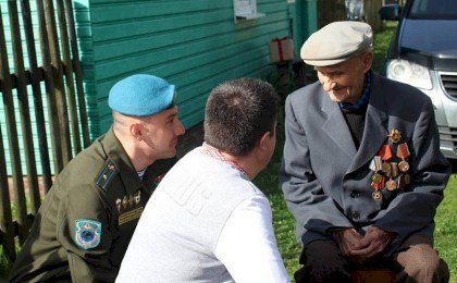 Встречи с ветеранами и песни военных лет. В Брестской области дали старт эстафете «Цветы Великой Победы»