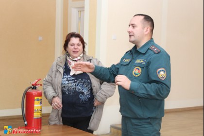 2 ноября сотрудники Кобринского РОЧС проводили профилактическую беседу с работниками Кобринского ЖКХ