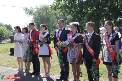 Апошні званок прагучаў для 654 выпускнікоў Кобрыншчыны