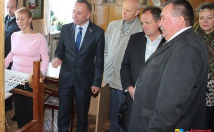 Выездное заседание постоянной комиссии районного Совета депутатов мандатной и по вопросам  законности, охраны общественного порядка, соблюдения прав и свобод граждан прошло на базе Дивинского сельсовета.