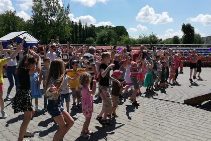 1 июня 2019 года в Международный день защиты детей проведена благотворительная акция «Крылатые качели»