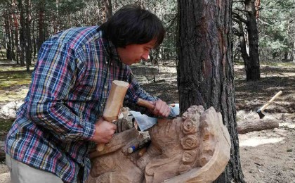 Как создавались резные скульптуры в агрогородке Дивин к областным «Дажынкам»