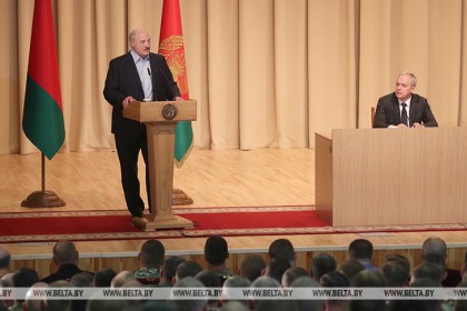 Александр Лукашенко бессимптомно на ногах перенес коронавирус