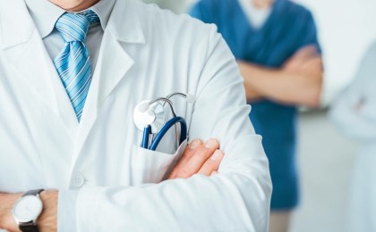 «Помните нам всем вместе жить в этой стране»: медики обратились к белорусам