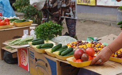«За качество этих продуктов никто ответственности не несет». Кобринский зональный ЦГиЭ об уличной торговле