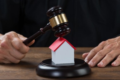 В Кобрине состоится аукцион по продаже не завершенных строительством незаконсервированных жилых домов и земельных участков