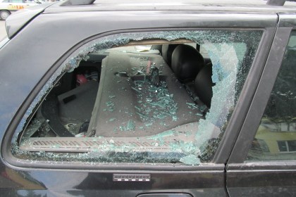 Неожиданный «сюрприз». Как хулиганы орудуют на неохраняемых стоянках