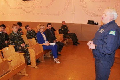 Представитель Военной Академии Республики Беларусь провел занятие по профориентации для юных кобринчан