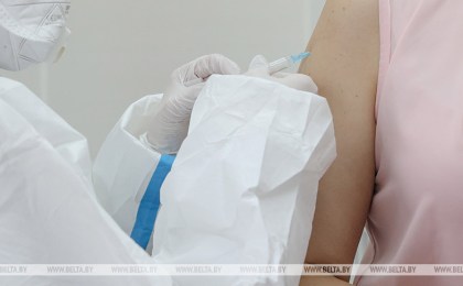В Брестской области началась вакцинация от коронавируса работников образования и соцслужбы