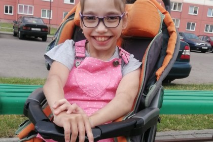 Тане Магировской необходима дорогостоящая коляска! Без неё девочка не может выйти из дома