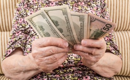 Снятие порчи стоило жительнице деревни Быстрица почти 31 000 долларов