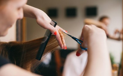 Кобринская ИМНС об осуществлении физлицами парикмахерских, косметических услуг, а также услуг по маникюру и педикюру