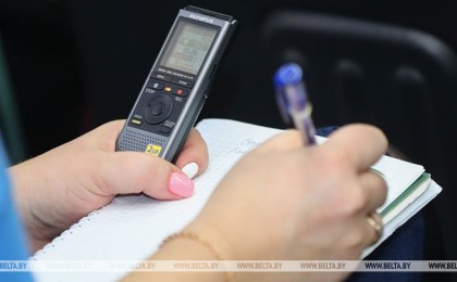Лукашенко утвердил новации в законы о СМИ и массовых мероприятиях. Что меняется и когда