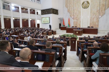 Александр Лукашенко провел встречу в Овальном зале Дома правительства