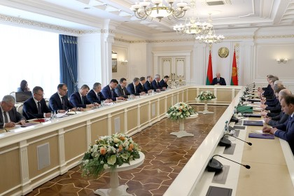 Александр Лукашенко собрал совещание по вопросам сотрудничества с Россией