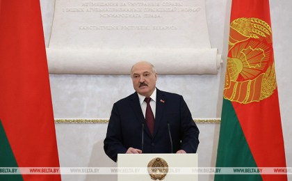 Лукашенко: «Мы информационную войну пережили. Мы ее четко понимаем у нас и в России. И она уже не такая страшная и опасная. Просто люди уже начали понимать кое-что».