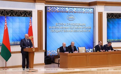 О санкциях и судьбе доллара, прорывных договоренностях с Россией и ракетном ударе. Главное со встречи Лукашенко с КГБ
