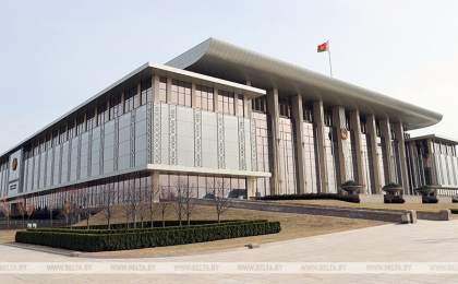 Лукашенко поручил к июню выработать «правовую колею работы» для банков