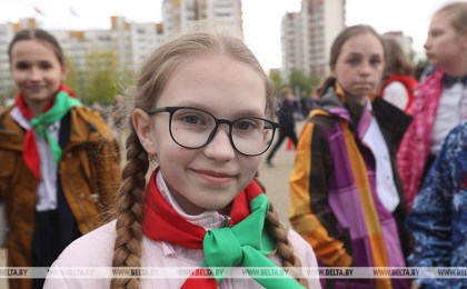 «Оставайтесь лучшим примером для тех, кто идет за вами». Лукашенко поздравил пионерию с 100-летием