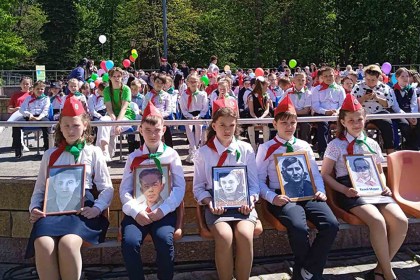 «Будущее за нами»: юные кобринчане отпраздновали 100-летие пионерского движения