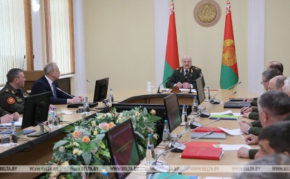 Лукашенко: Беларуси предстоит столкнуться с беспрецедентным экономическим, политическим и военным давлением