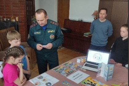 Кобринские спасатели посетили детские дома семейного типа и Кобринскую детскую деревню