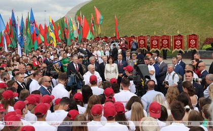 Лукашенко: судьбоносная дата 3 июля навсегда вписана в календарь главных государственных праздников