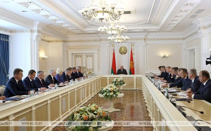 Лукашенко: потеря зерна на полях будет расцениваться по меньшей мере как экономическая диверсия