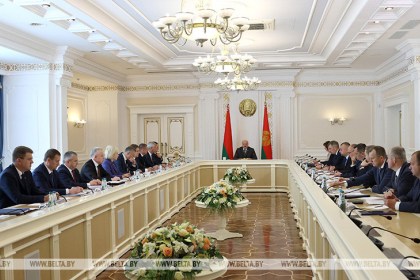 Александр Лукашенко: уборочная кампания должна пройти на высочайшем уровне организации и дисциплины