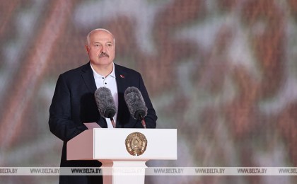 Лукашэнка: мы ганарымся сваёй зямлёй, не адмовімся ад яе ні пры якіх абставінах. Выступление Президента Беларуси на празднике «Купалье. Александрия собирает друзей»