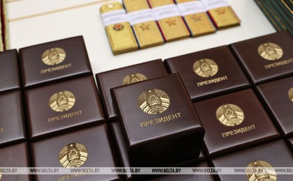 Лукашенко заверил военных в неизменности госполитики по поддержке людей в погонах
