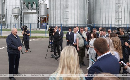 «Это пример создания нового хозяйства». Лукашенко о причинах приезда на Мядельщину