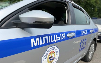 В выходные дни сотрудники ОГАИ Кобринского РОВД провели отработку автодороги М-10, местных автомобильных дорог и сельских населенных пунктов