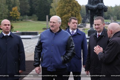 «Белорусы могут воевать только защищая свою землю»: кобринчане комментируют посещение Президентом Беларуси мемориального комплекса «Хатынь»