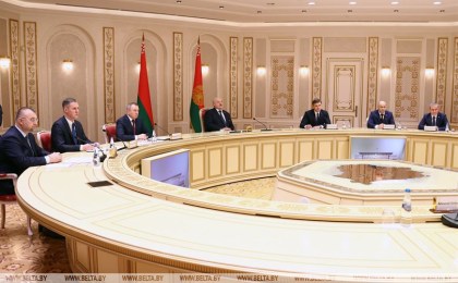 Лукашенко: белорусские предприятия будут расширять работу на российском рынке