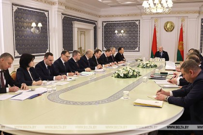 «Конспирология» переговоров с Путиным, суверенитет и пожелание к России. Подробности совещания у Лукашенко