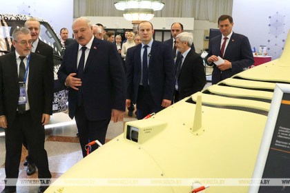 Кадровая методичка от Лукашенко, пертурбации в Минобре, визит Лаврова и научные достижения. Подробности недели Президента