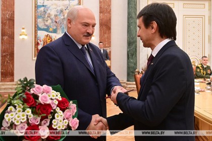Раскаянные грехи, кредитные плюшки, момент для науки и экзамен у Лукашенко по ценообразованию. Подробности насыщенной недели Президента