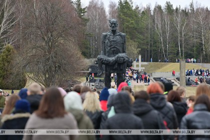 В школах Беларуси пройдет единый урок «О чем звонят колокола Хатыни» к 80-летию трагических событий
