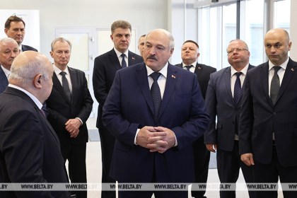 Лукашенко посещает холдинг «Планар», где обсудят перспективы развития микроэлектроники