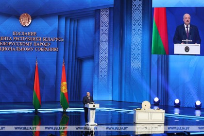 Лукашенко: здравоохранение Беларуси в ближайшее время встряхнем так, что пыль посыплется