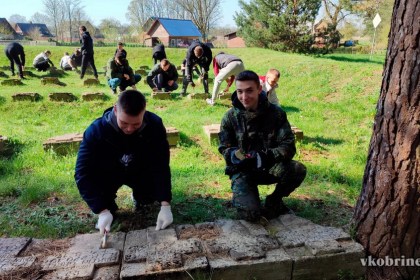 Кобринщина помнит: акция по наведению порядка прошла на территории воинского захоронении в д. Полятичи