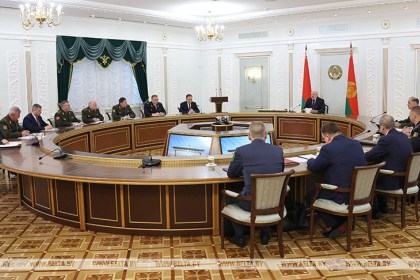 Лукашенко собрал совещание по вопросам обеспечения безопасности и охране границы