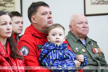 Выставку «Живые страницы Великой Победы» открыли в генконсульстве России в Бресте
