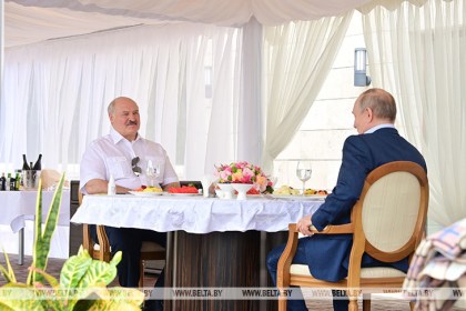 Встречи с Путиным и губернаторами, стратегия для ОДКБ и вступительная кампания. Подробности интенсивной недели Президента