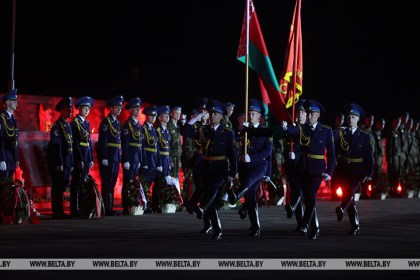 Митинг-реквием в память о жертвах ВОВ собрал тысячи людей в Брестской крепости