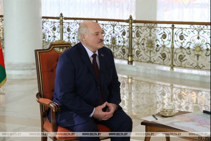 Судьба Украины, просьба от Путина, самая медийная персона и «незачет» Минобразования. Акценты яркой Недели Президента