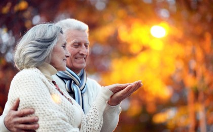 Уважаемые ветераны войны и труда! От всей души поздравляем с Днем пожилых людей!