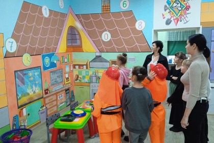 В Кобрине проводится информационно-пропагандистская акция-марафон «Будь рядом с ребёнком!»